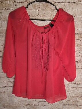 BKE Red Boho Top Size Medium Tie Front Pink